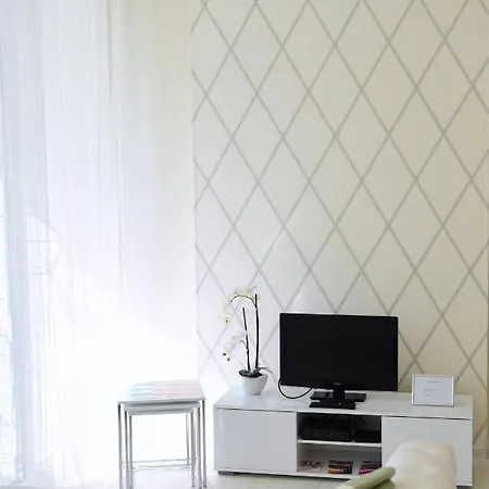 Cloe Apartment